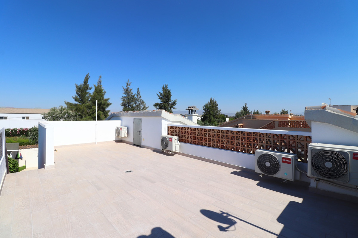 Se vende Villa - Chalet de 3 dormitorios en Costa Blanca, Alicante, España