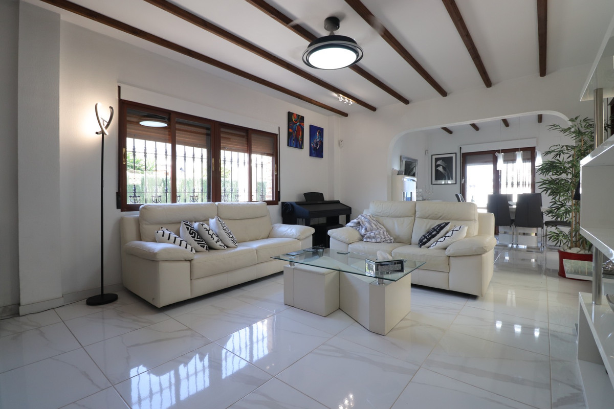 Se vende Villa - Chalet de 3 dormitorios en Costa Blanca, Alicante, España