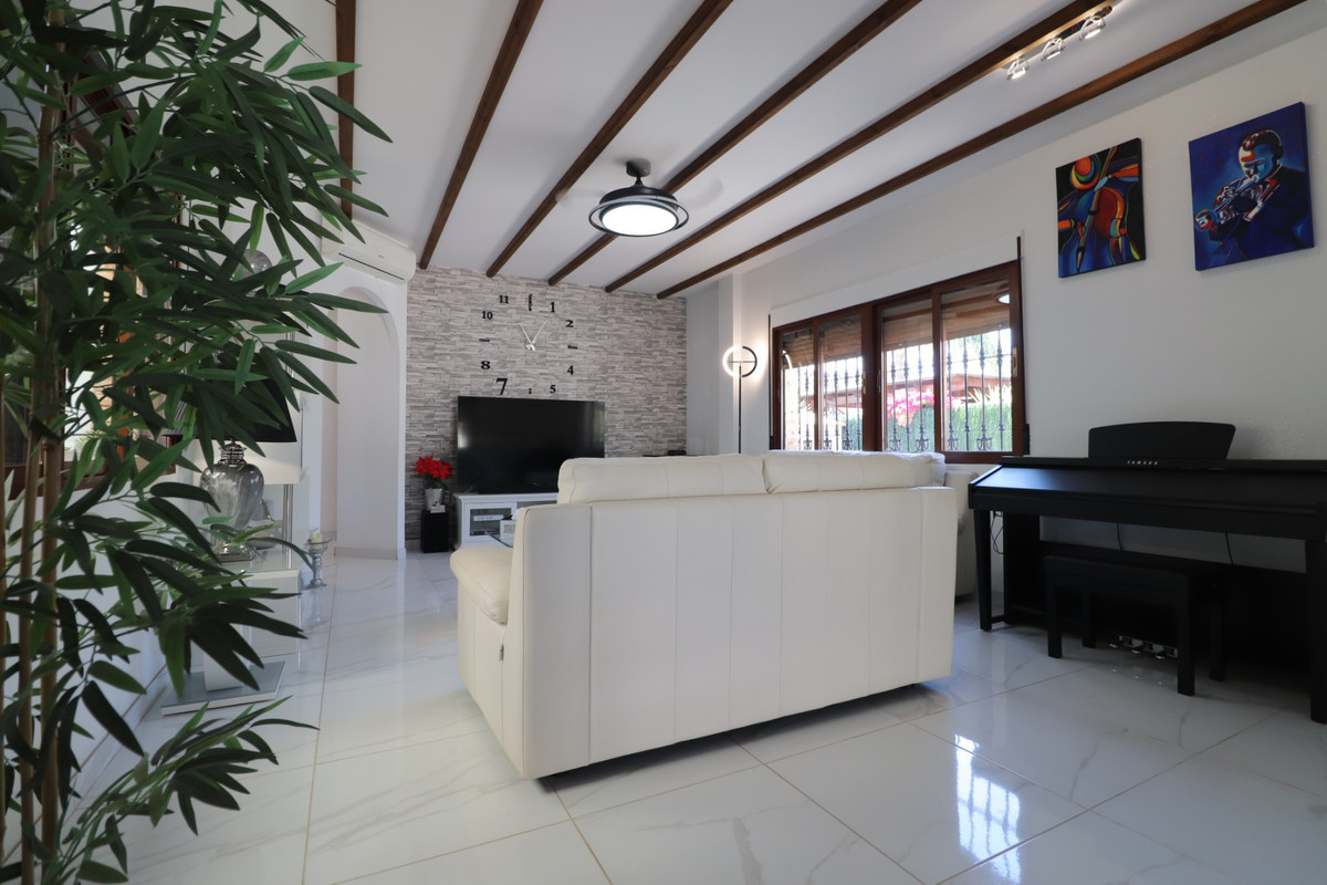 Se vende Villa - Chalet de 3 dormitorios en Costa Blanca, Alicante, España