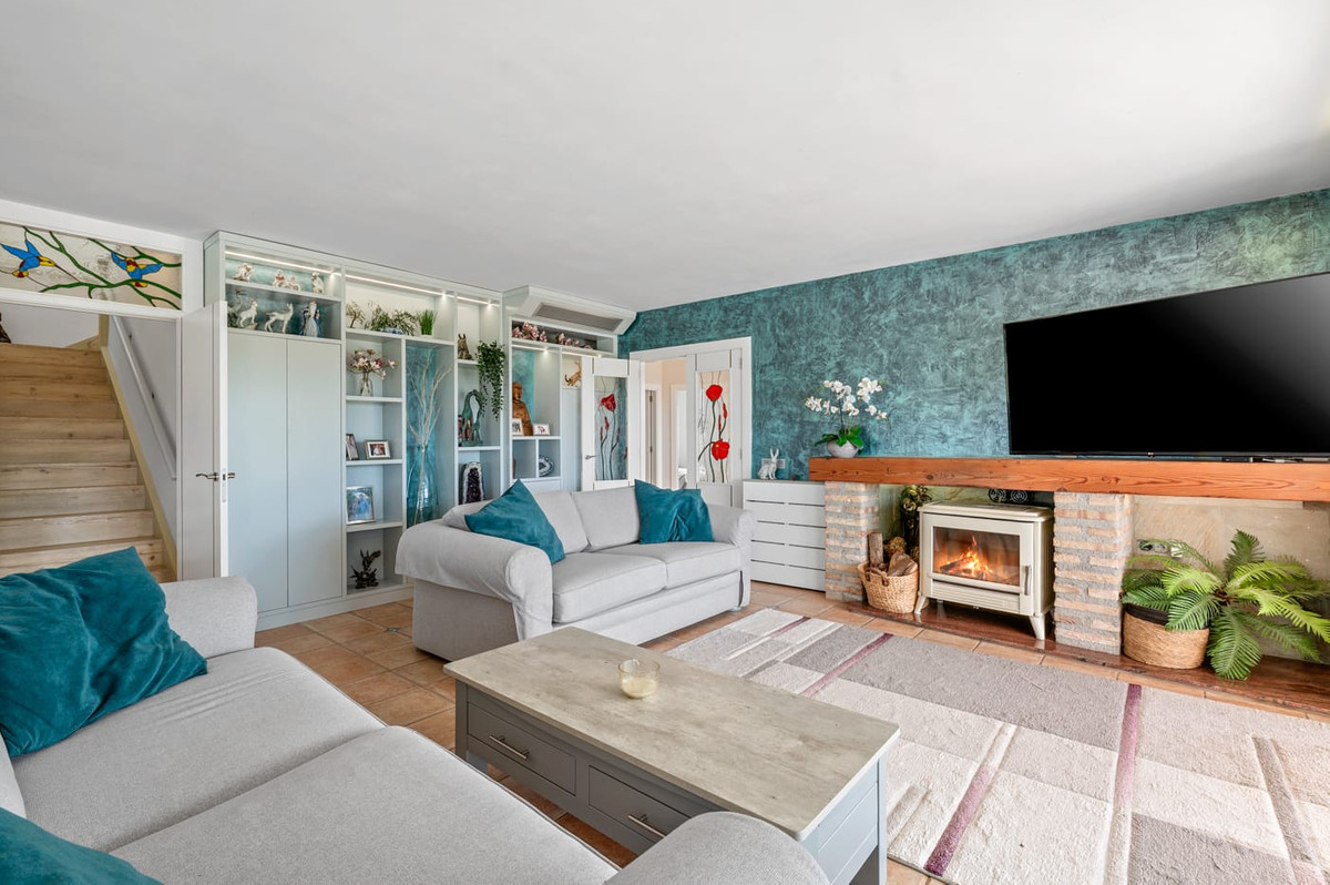 4 Bed Townhouse for sale in Torremendo Costa Blanca, Alicante, Spain
