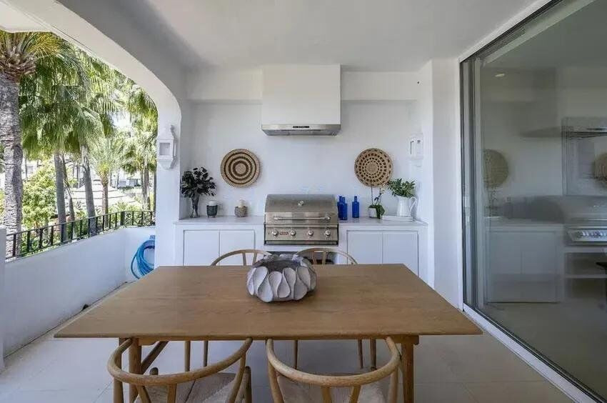 3 Bed Apartment for sale in Marbella Costa Del Sol, Málaga, Spain