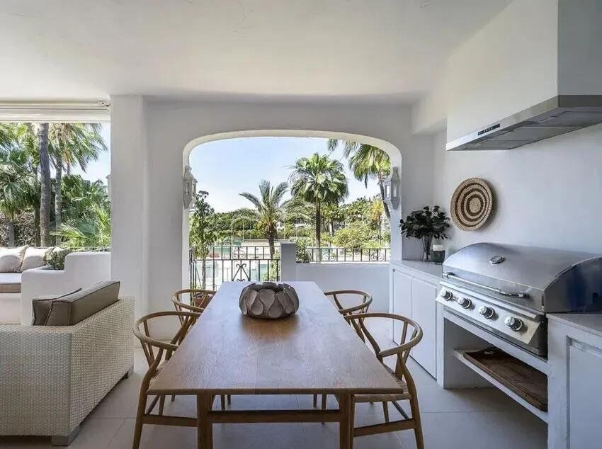 3 Bed Apartment for sale in Marbella Costa Del Sol, Málaga, Spain