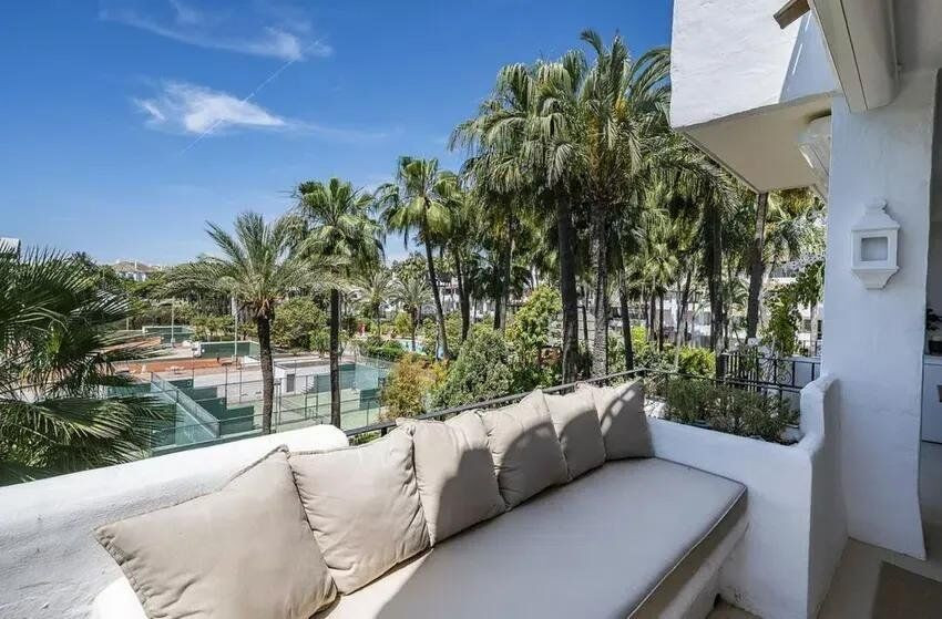 3 Bed Apartment for sale in Marbella Costa Del Sol, Málaga, Spain