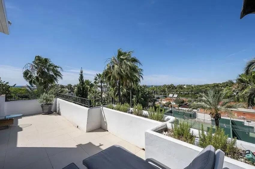 3 Bed Apartment for sale in Marbella Costa Del Sol, Málaga, Spain