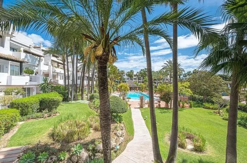 3 Bed Apartment for sale in Marbella Costa Del Sol, Málaga, Spain