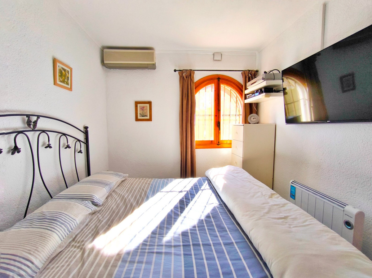 1 Bed Apartment for sale in Sella Costa Blanca, Alicante, Spain