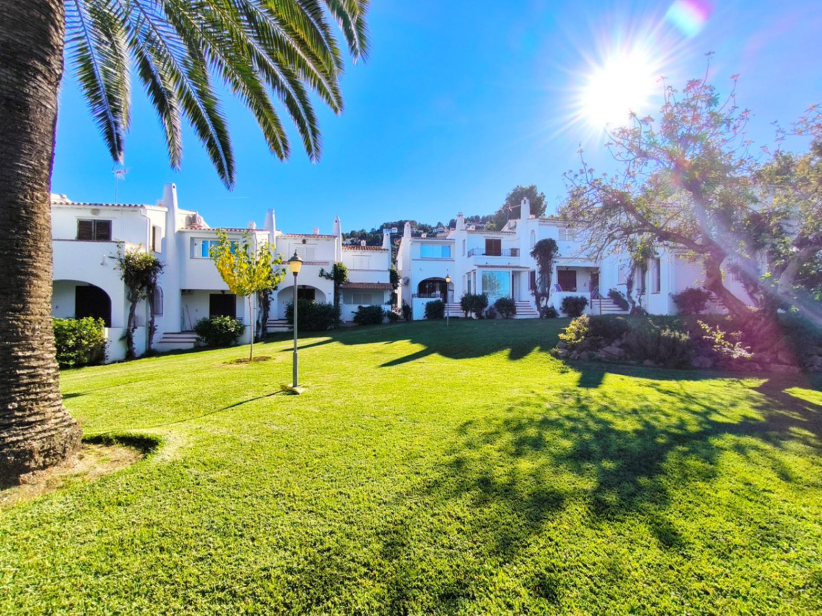 1 Bed Apartment for sale in Sella Costa Blanca, Alicante, Spain