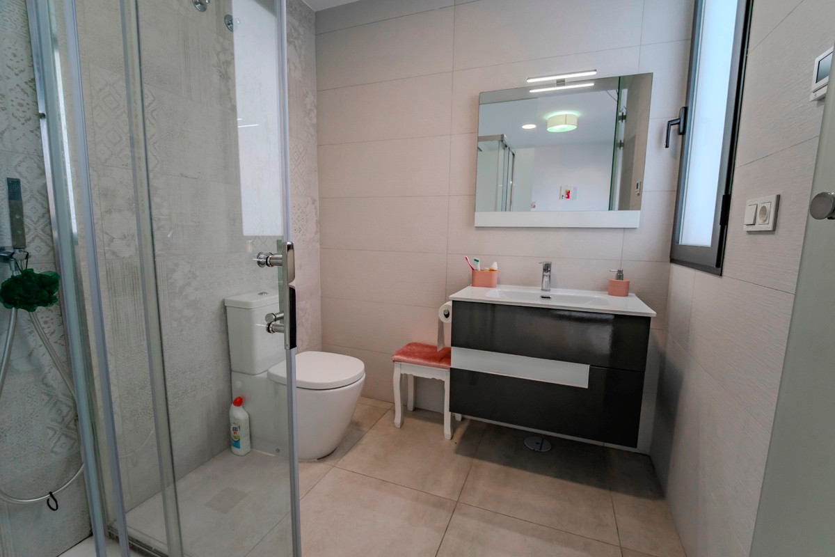 Se vende Pareada de 3 dormitorios en Costa Blanca, Alicante, España