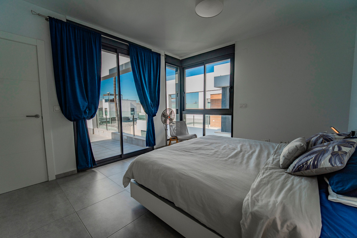 Se vende Pareada de 3 dormitorios en Costa Blanca, Alicante, España