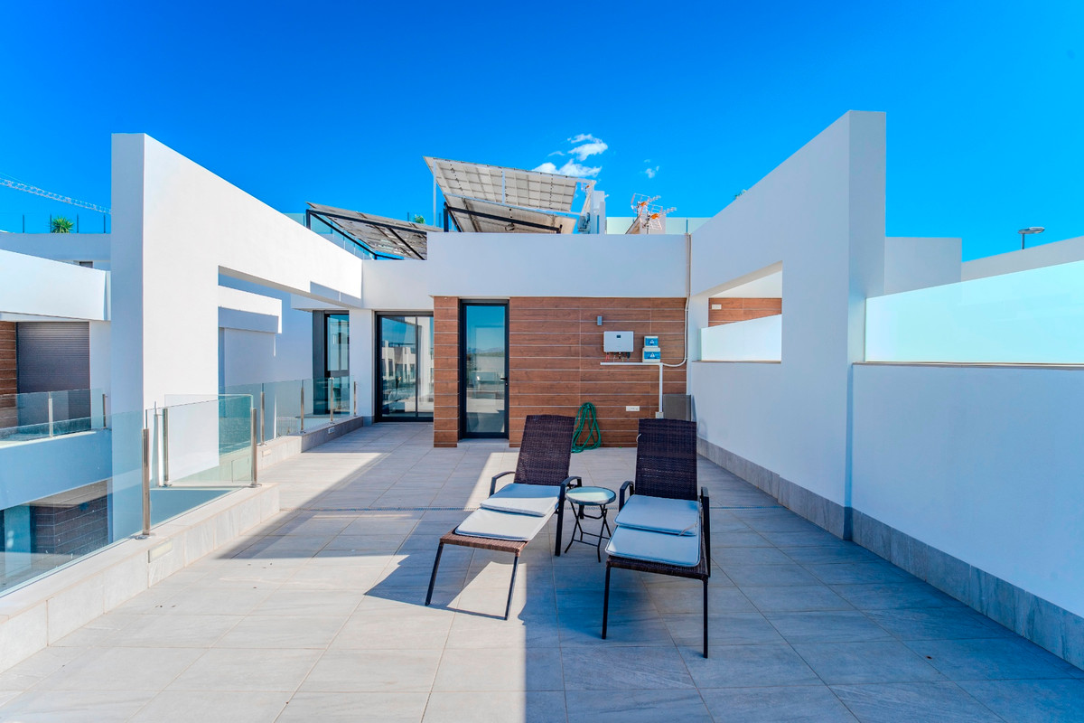 Se vende Pareada de 3 dormitorios en Costa Blanca, Alicante, España