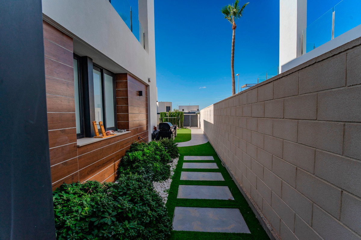 Se vende Pareada de 3 dormitorios en Costa Blanca, Alicante, España