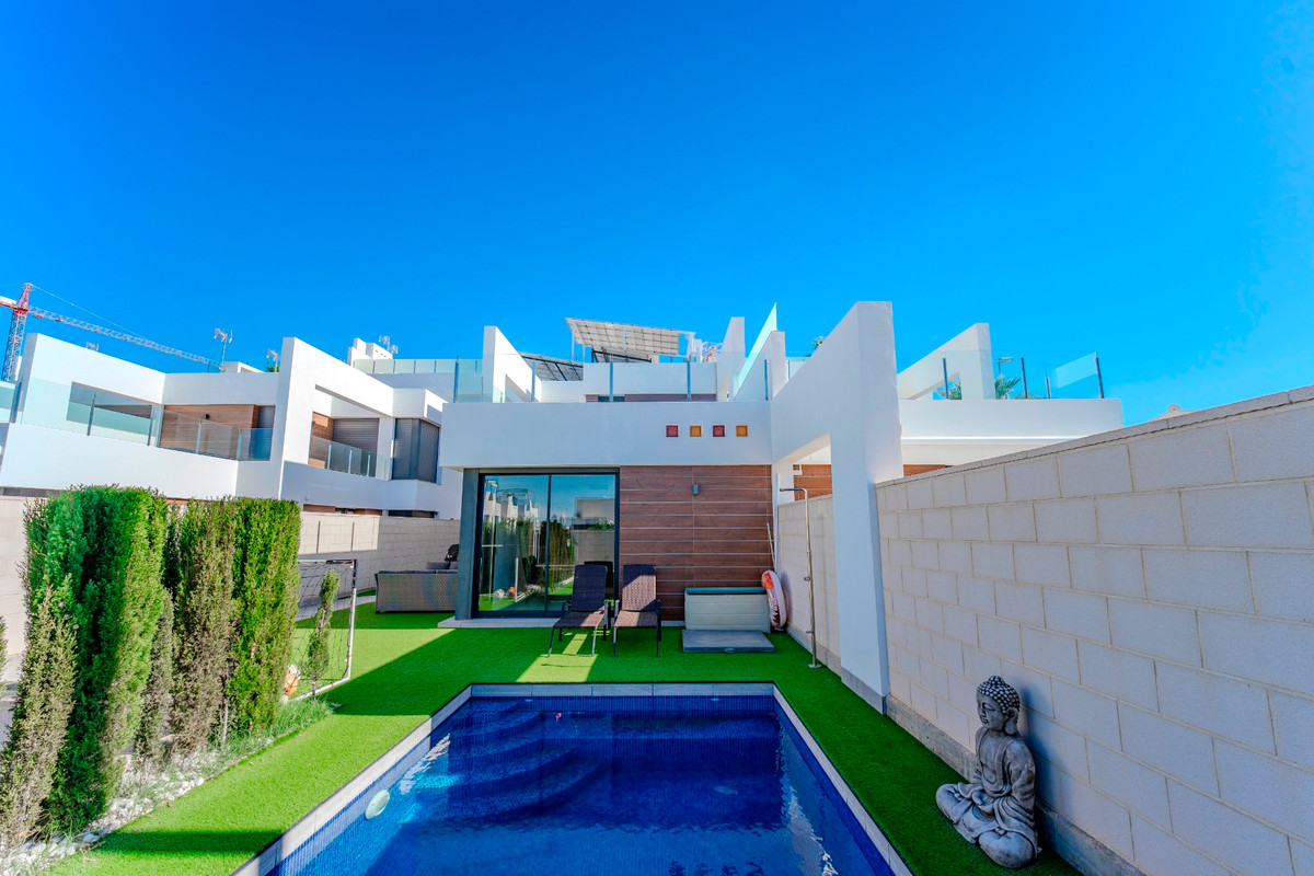 Se vende Pareada de 3 dormitorios en Costa Blanca, Alicante, España