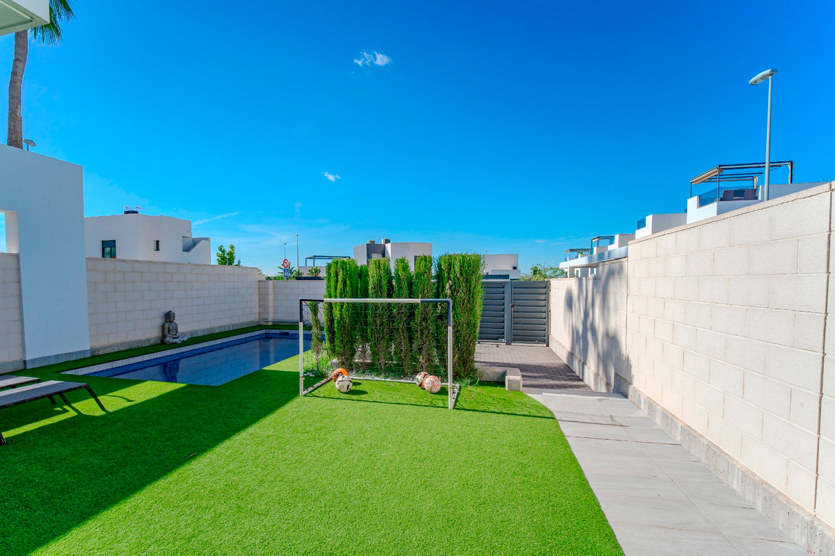 Se vende Pareada de 3 dormitorios en Costa Blanca, Alicante, España