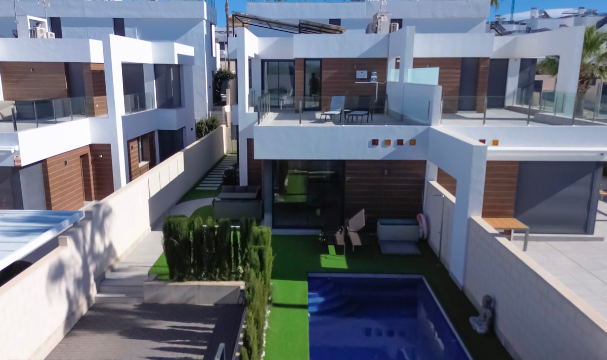 Se vende Pareada de 3 dormitorios en Costa Blanca, Alicante, España
