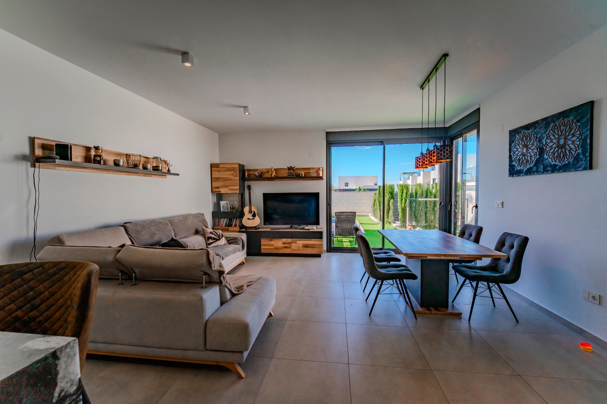 Se vende Pareada de 3 dormitorios en Costa Blanca, Alicante, España