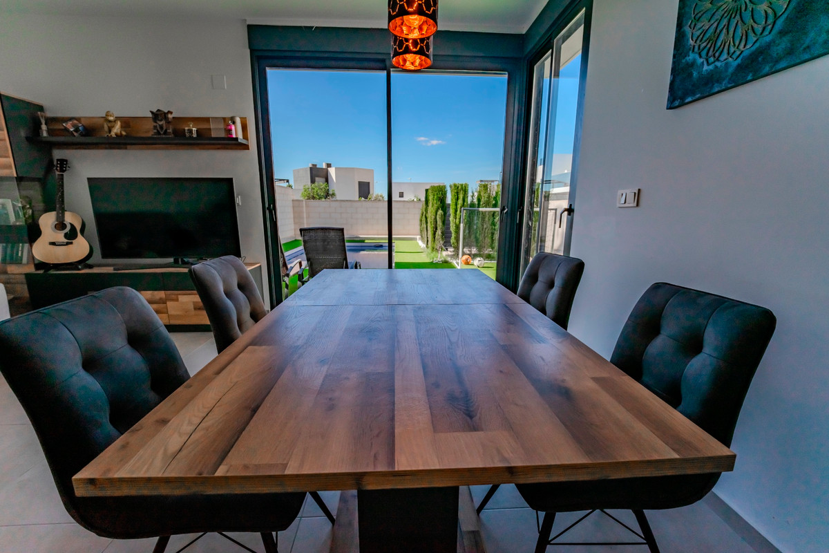 Se vende Pareada de 3 dormitorios en Costa Blanca, Alicante, España