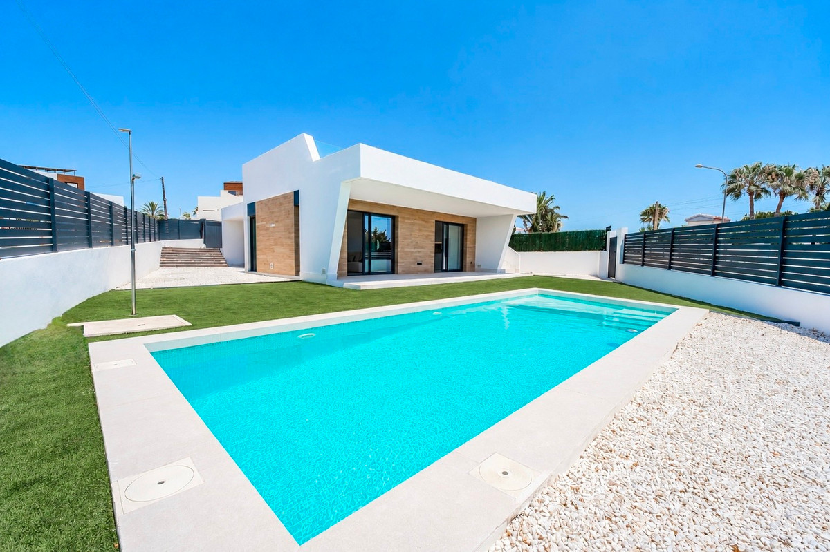 3 Bed Townhouse for sale in Ciudad Quesada Costa Blanca, Alicante, Spain