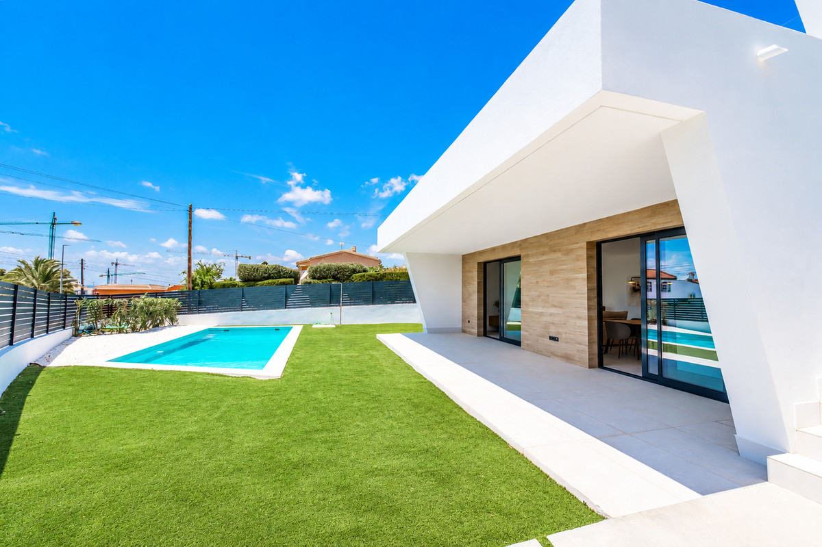 3 Bed Townhouse for sale in Ciudad Quesada Costa Blanca, Alicante, Spain
