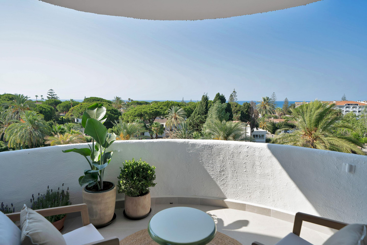 Apartment for sale in Marbella Costa Del Sol, Málaga, Spain