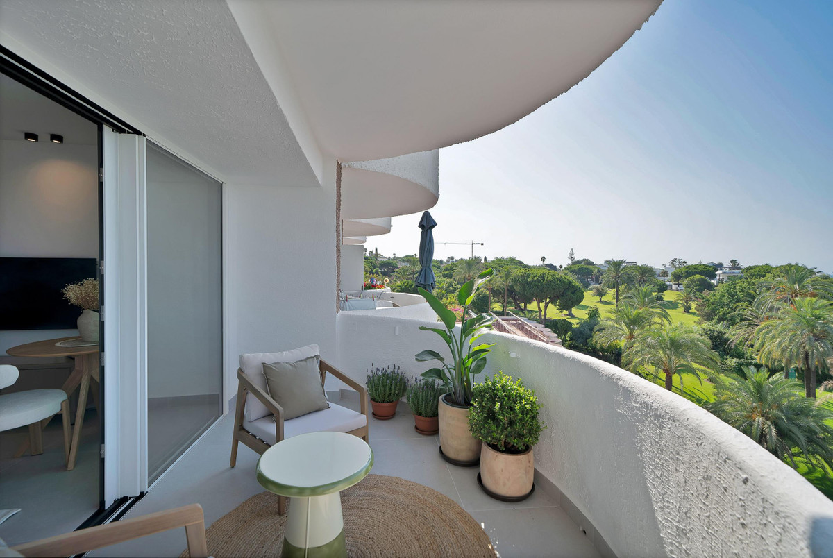 Apartment for sale in Marbella Costa Del Sol, Málaga, Spain