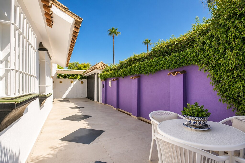 4 Bed Townhouse for sale in Atalaya Costa Del Sol, Málaga, Spain