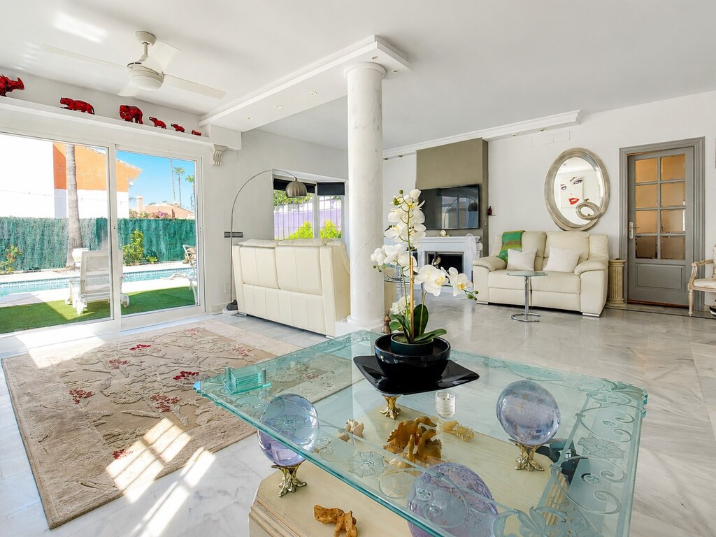 4 Bed Townhouse for sale in Atalaya Costa Del Sol, Málaga, Spain