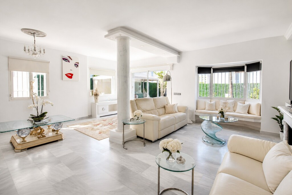 4 Bed Townhouse for sale in Atalaya Costa Del Sol, Málaga, Spain