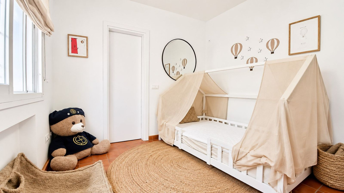 Se vende Villa - Chalet de 4 dormitorios en Costa Del Sol, Málaga, España