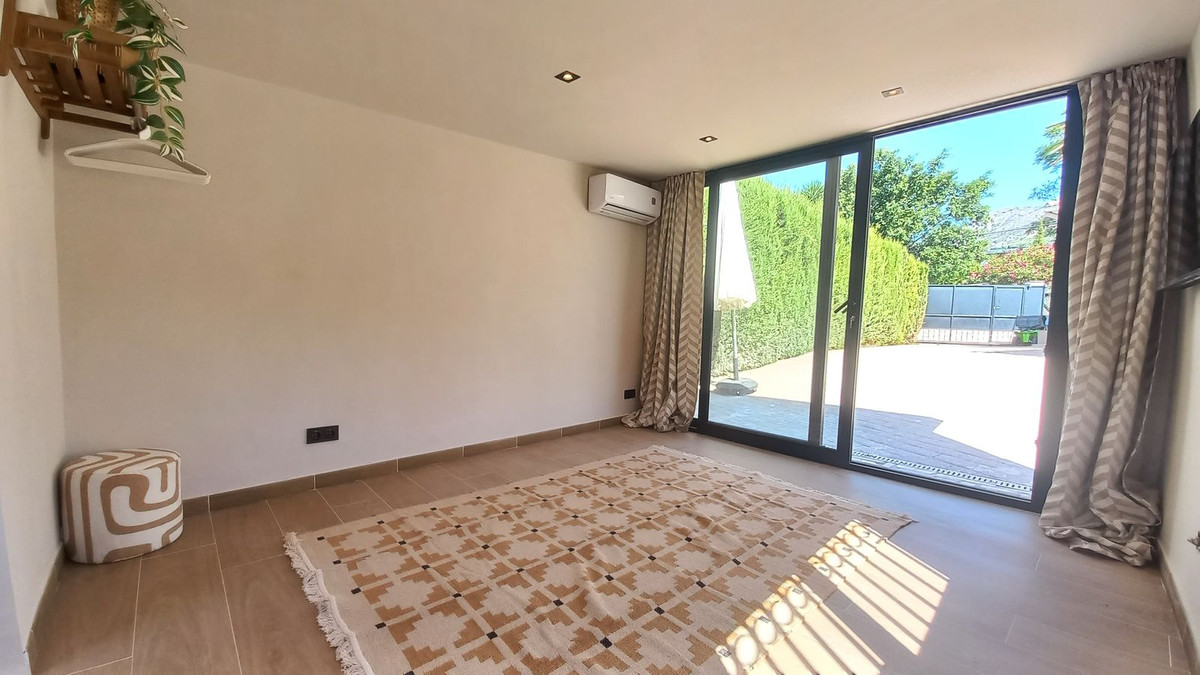 Se vende Villa - Chalet de 4 dormitorios en Costa Del Sol, Málaga, España