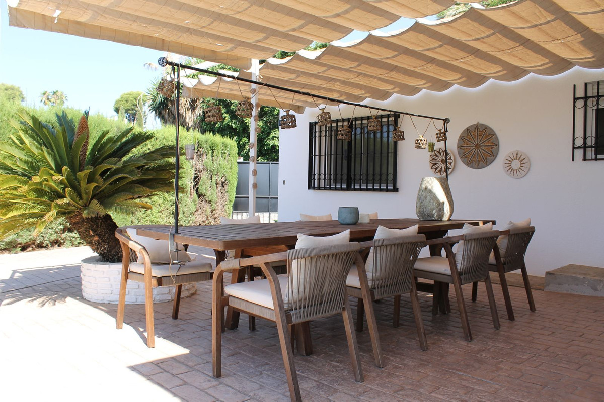 Se vende Villa - Chalet de 4 dormitorios en Costa Del Sol, Málaga, España