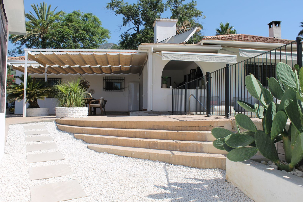 Se vende Villa - Chalet de 4 dormitorios en Costa Del Sol, Málaga, España