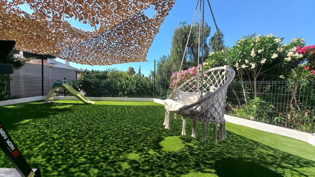 Se vende Villa - Chalet de 4 dormitorios en Costa Del Sol, Málaga, España