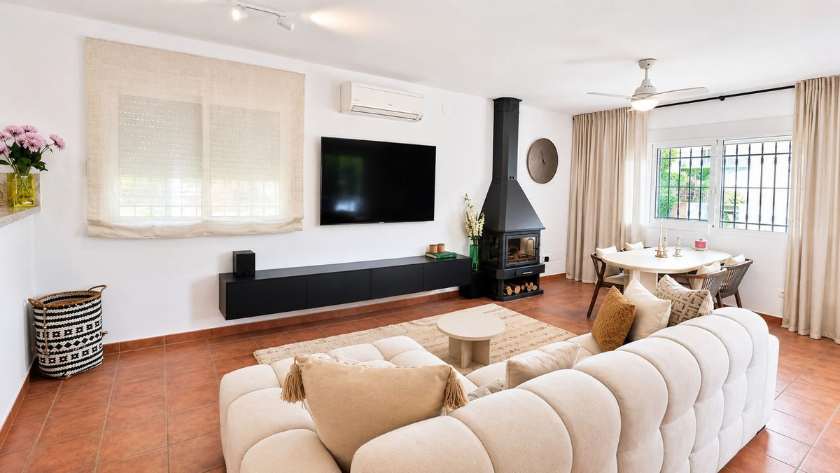 Se vende Villa - Chalet de 4 dormitorios en Costa Del Sol, Málaga, España