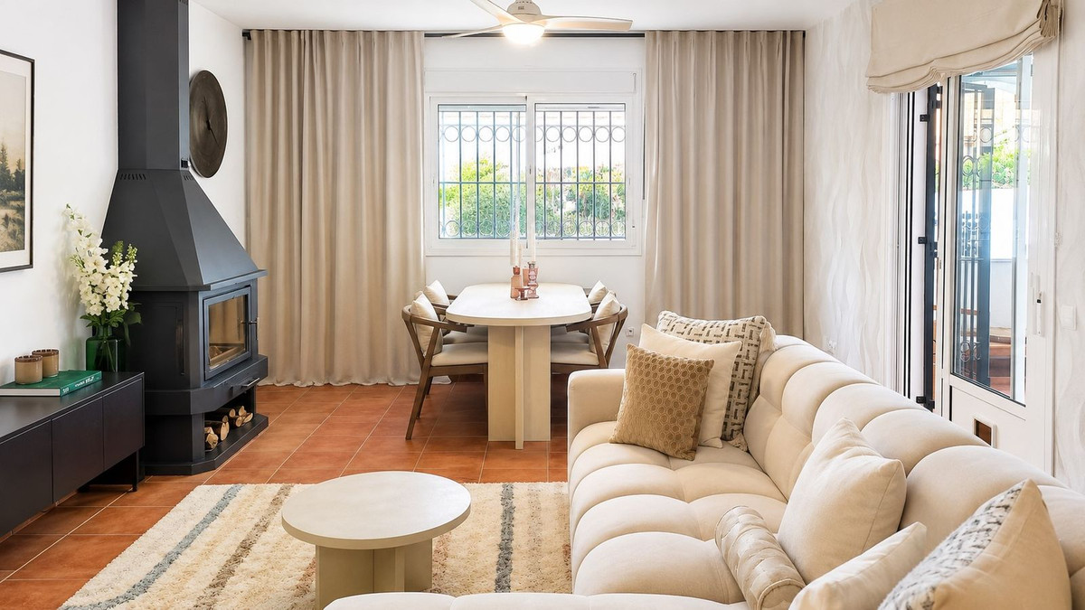 Se vende Villa - Chalet de 4 dormitorios en Costa Del Sol, Málaga, España