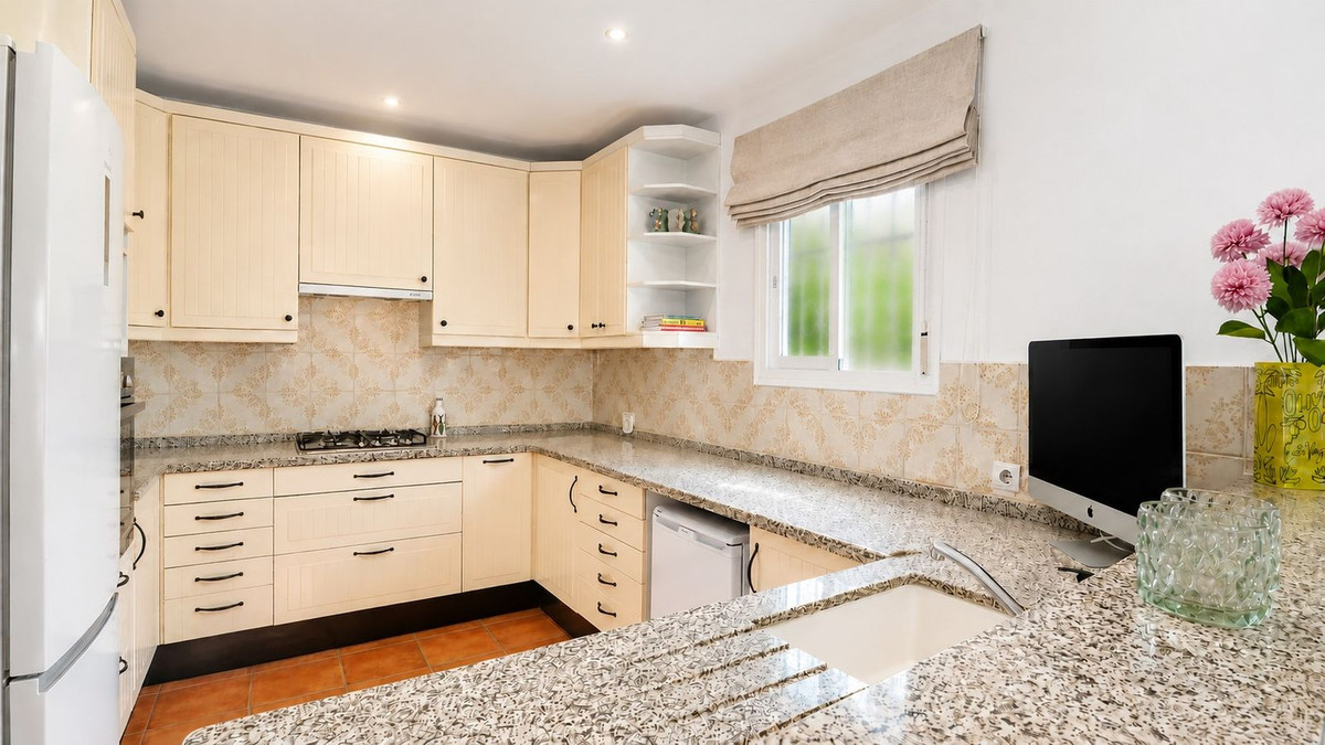 Se vende Villa - Chalet de 4 dormitorios en Costa Del Sol, Málaga, España