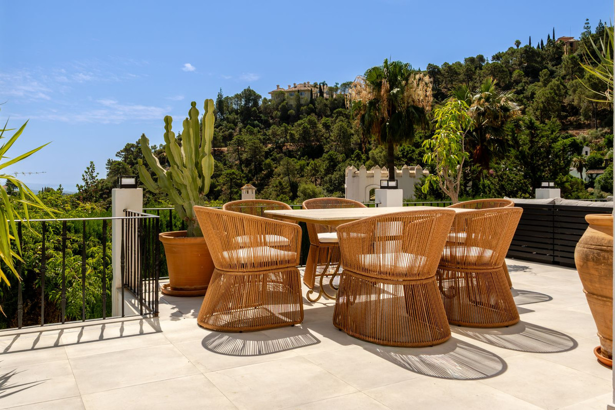 5 Bed Townhouse for sale in El Madroñal Costa Del Sol, Málaga, Spain