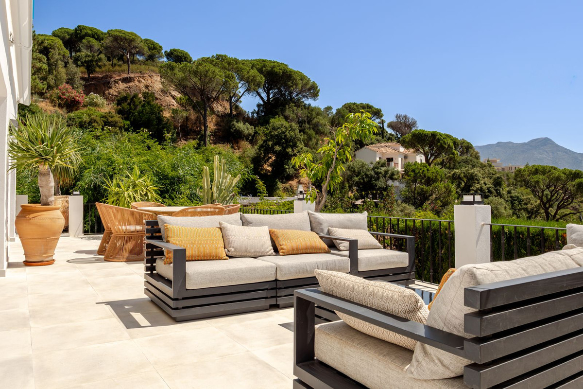 5 Bed Townhouse for sale in El Madroñal Costa Del Sol, Málaga, Spain