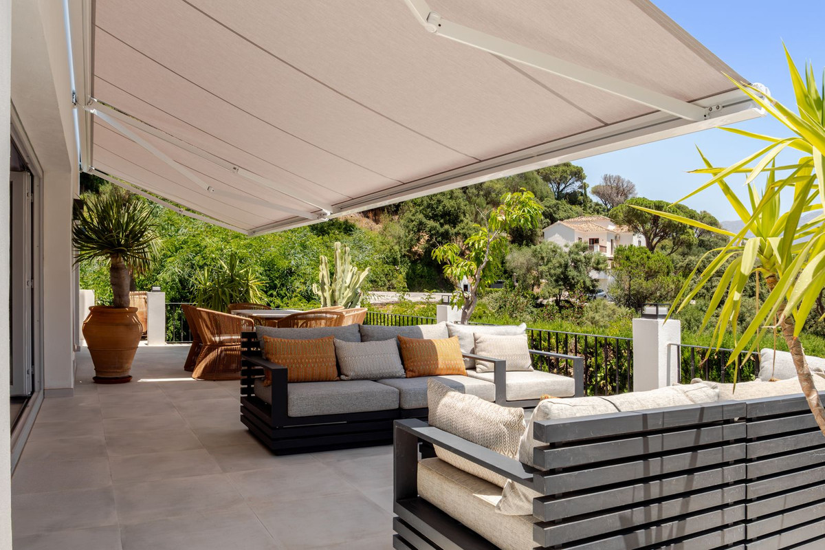 5 Bed Townhouse for sale in El Madroñal Costa Del Sol, Málaga, Spain
