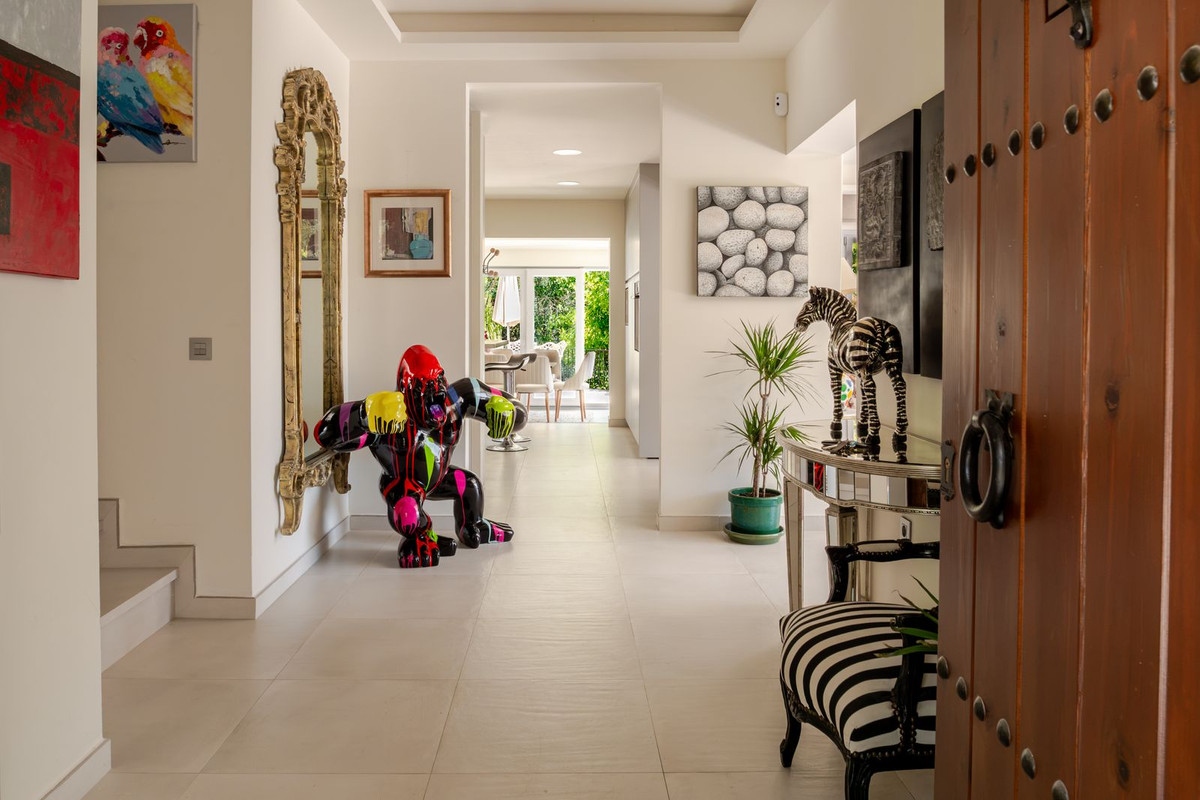 5 Bed Townhouse for sale in El Madroñal Costa Del Sol, Málaga, Spain