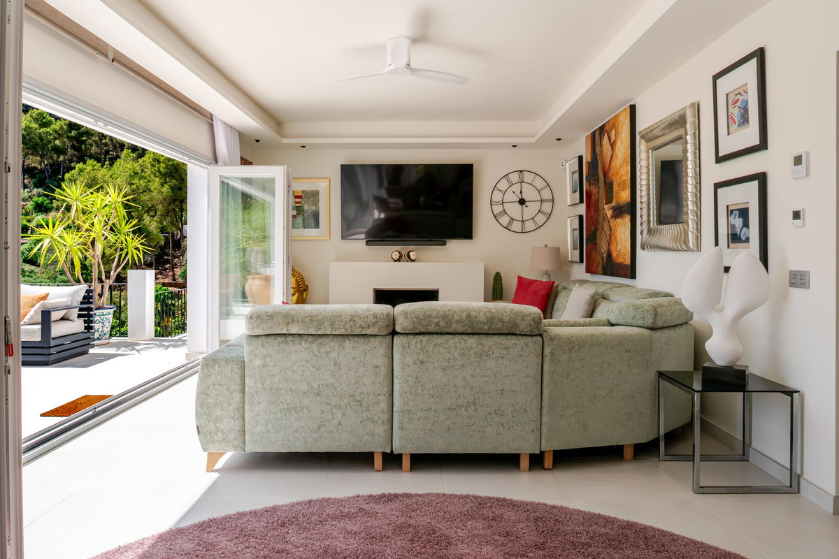 5 Bed Townhouse for sale in El Madroñal Costa Del Sol, Málaga, Spain