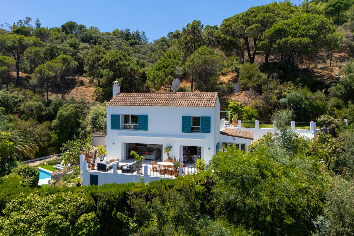 5 Bed Townhouse for sale in El Madroñal Costa Del Sol, Málaga, Spain