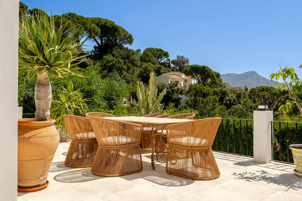 5 Bed Townhouse for sale in El Madroñal Costa Del Sol, Málaga, Spain