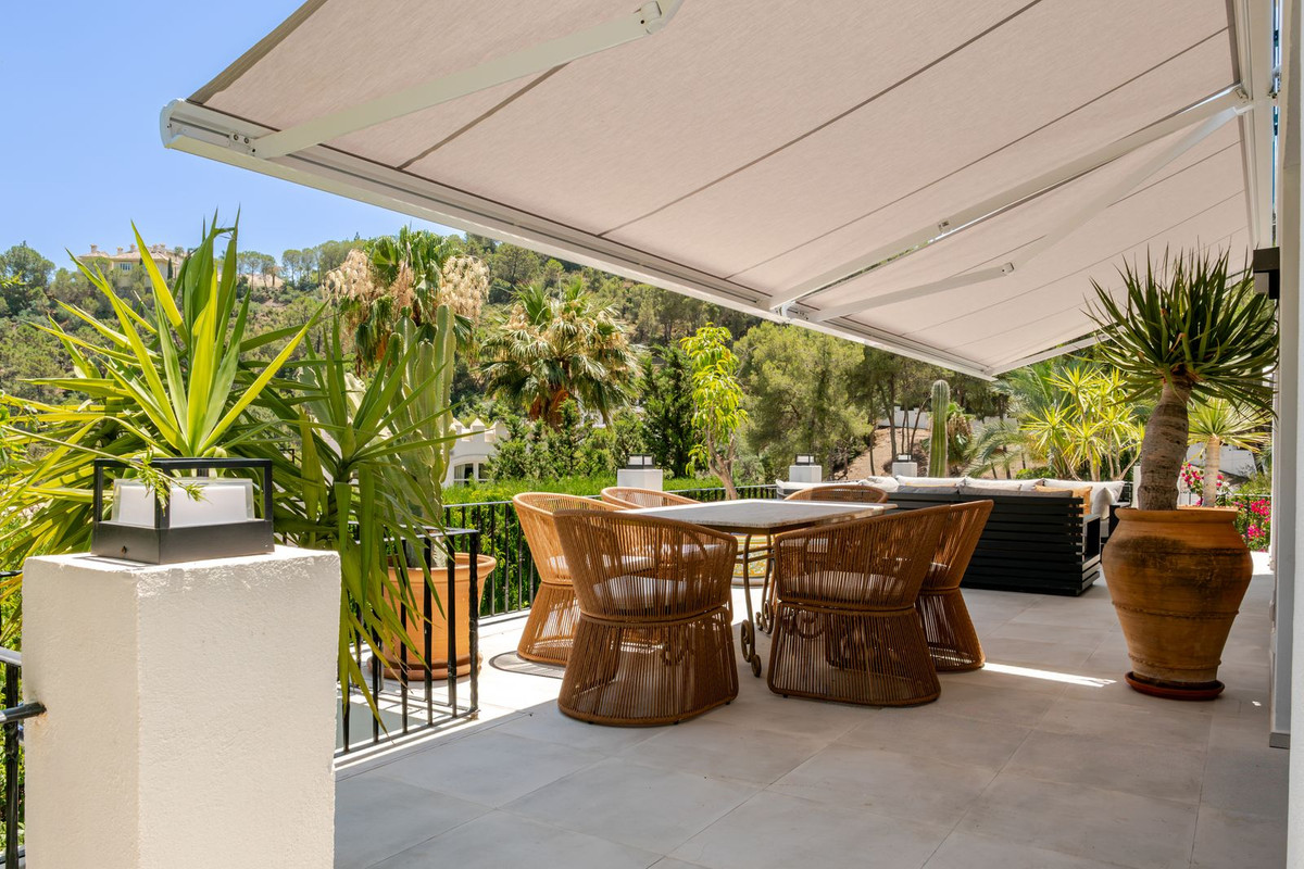 5 Bed Townhouse for sale in El Madroñal Costa Del Sol, Málaga, Spain