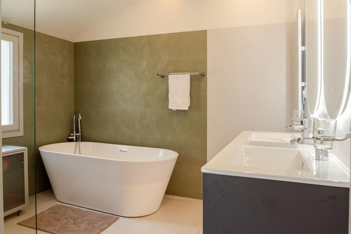 5 Bed Townhouse for sale in El Madroñal Costa Del Sol, Málaga, Spain