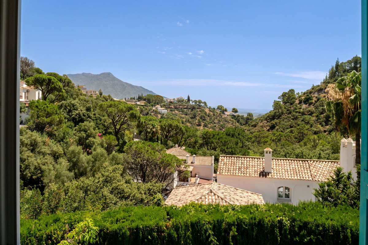 5 Bed Townhouse for sale in El Madroñal Costa Del Sol, Málaga, Spain