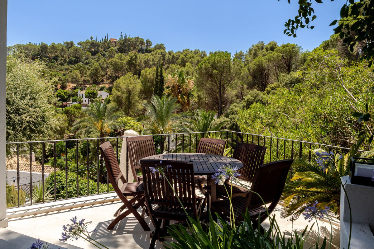 5 Bed Townhouse for sale in El Madroñal Costa Del Sol, Málaga, Spain