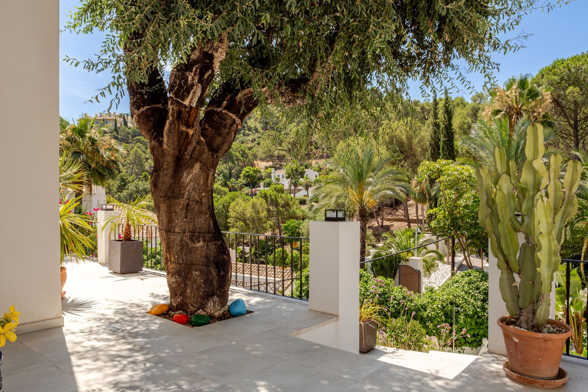 5 Bed Townhouse for sale in El Madroñal Costa Del Sol, Málaga, Spain