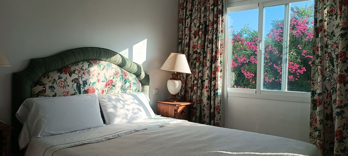 3 Bed Apartment for sale in Estepona Costa Del Sol, Málaga, Spain