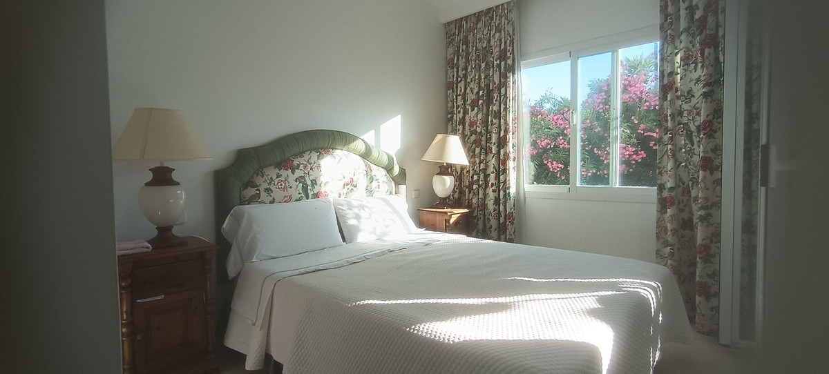 3 Bed Apartment for sale in Estepona Costa Del Sol, Málaga, Spain