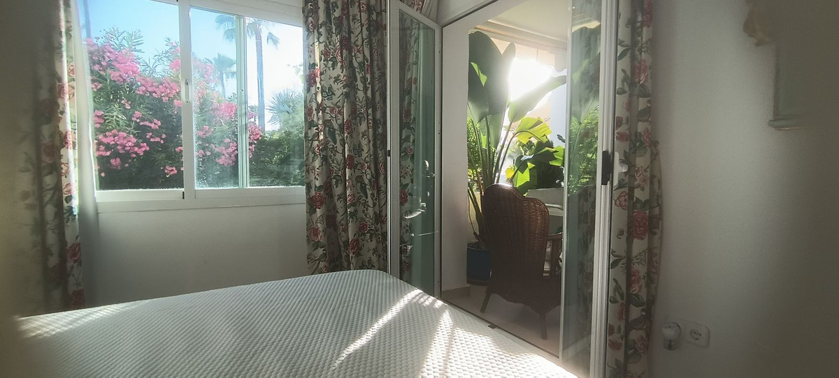 3 Bed Apartment for sale in Estepona Costa Del Sol, Málaga, Spain